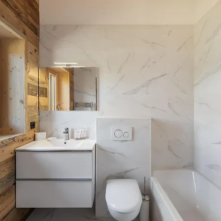 Lumineux De 100 M² Avec Balcon, Proche Centre Megeve, 4 Adultes Et 2 Enfants - Fr-1-569-87 *